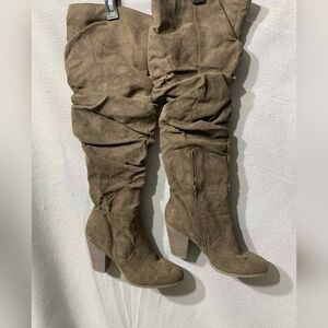 Carlos by Carlos Santana - HAZEY Taupe Colored Boots Size 10M